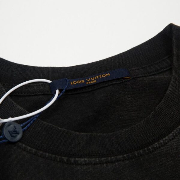LV T-shirt Black Distressed Logo