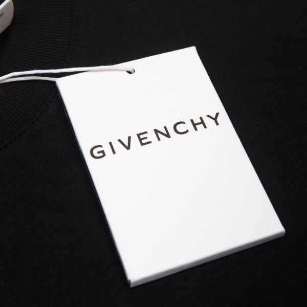 GVNCHY T-Shirt