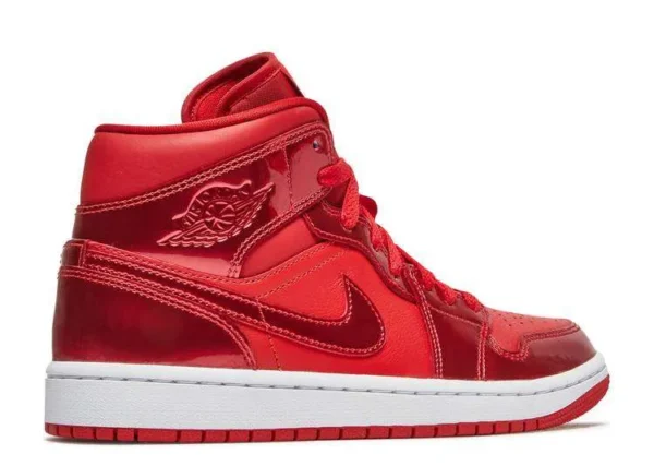 AIR JORDAN 1 MID ‘UNIVERSITY RED POMENEGRATE’