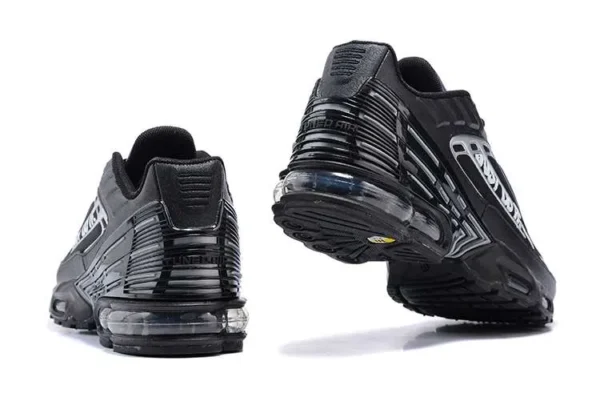 AIR MAX PLUS TN 3 ‘JUST DO IT METALLIC SILVER’