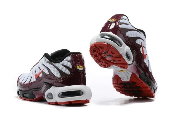 air-max-plus-tn-bordeaux-ember-2.webp AIR MAX PLUS TN ‘BORDEAUX EMBER’