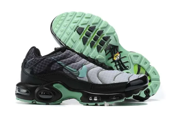 air-max-plus-tn-green-glow-1.webp AIR MAX PLUS TN ‘GREEN GLOW’