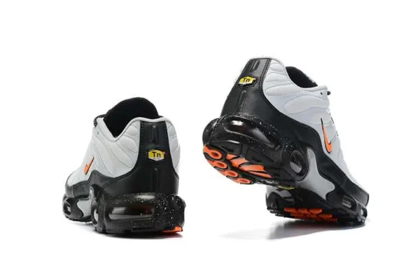 air-max-plus-tn-grey-flame-orange-1.webp AIR MAX PLUS TN ‘GREY FLAME ORANGE’