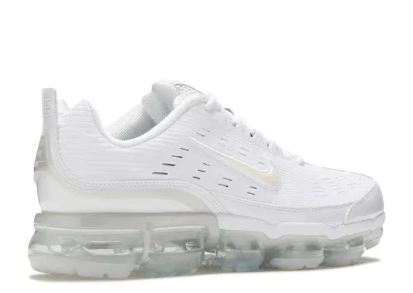 air-vapormax-360-triple-white-2.webp AIR VAPORMAX 360 ‘TRIPLE WHITE’