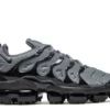 air-vapormax-plus-cool-grey.webp AIR VAPORMAX PLUS ‘COOL GREY’