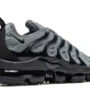 air-vapormax-plus-cool-grey-2.webp AIR VAPORMAX PLUS ‘COOL GREY’
