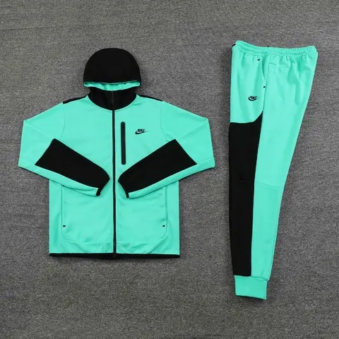 Conjunto Nike Sportswear Tech Fleece Verde