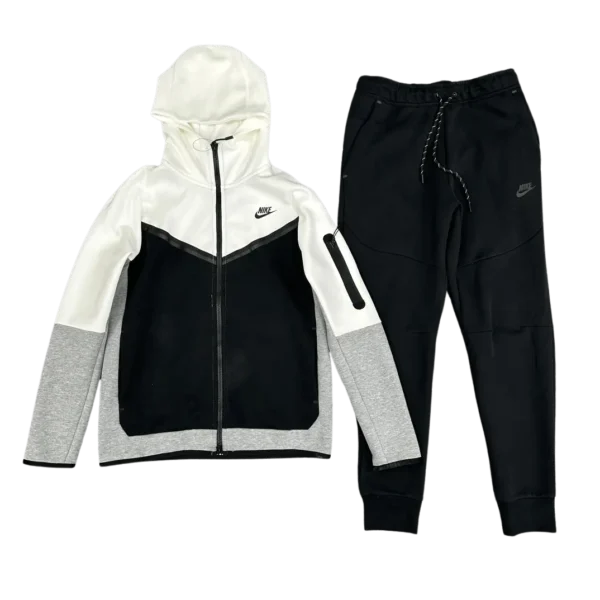 conjunto-nike-tech-fleece-negro-blanco-algodon-real.webp Conjunto NIKE TECH Fleece «Negro Blanco» Algodon Real