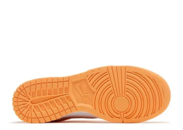 SB DUNK LOW ‘PEACH CREAM’