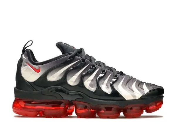 vapormax-plus-32.webp VAPORMAX PLUS