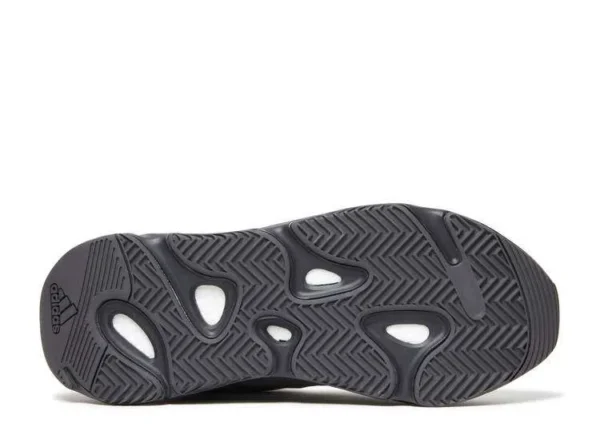 yeezy-boost-700-mnvn-metallic-3.webp YEEZY BOOST 700 MNVN ‘METALLIC’